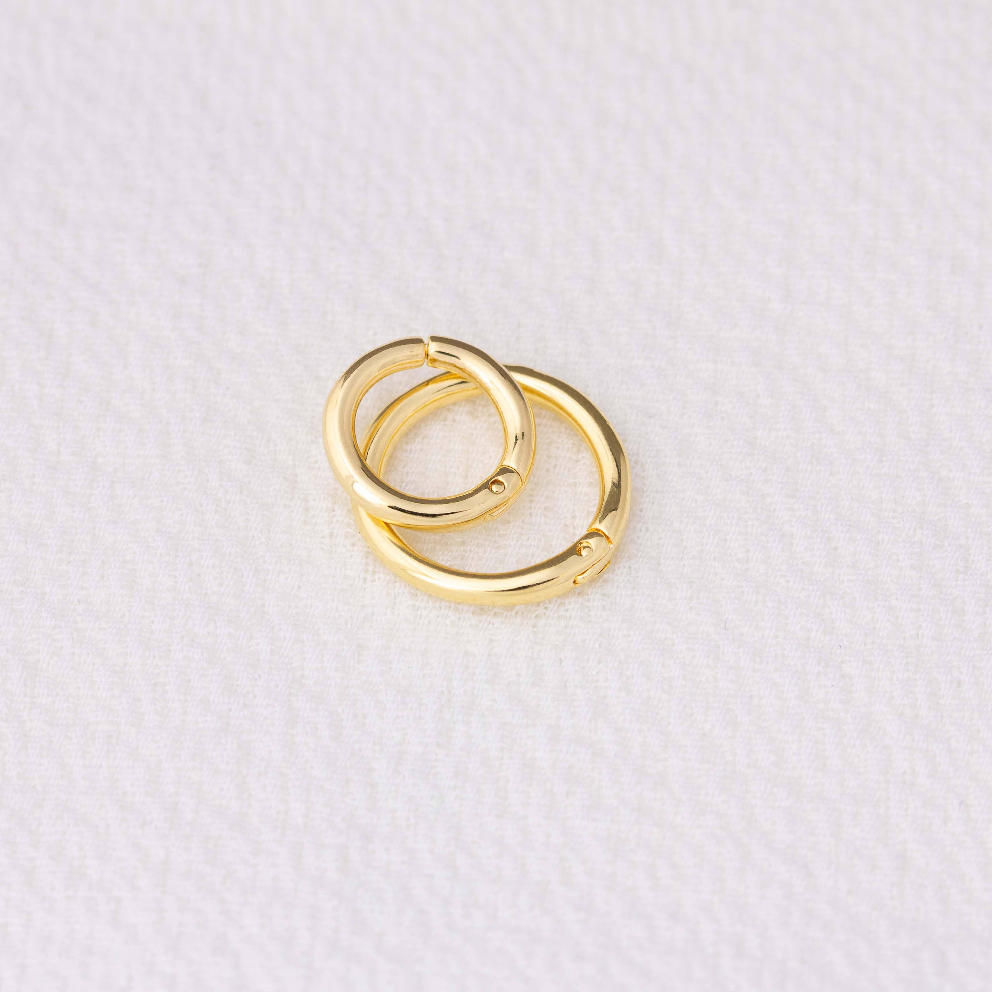 Mini Seamless Clicker Hoop Earrings: 9mm