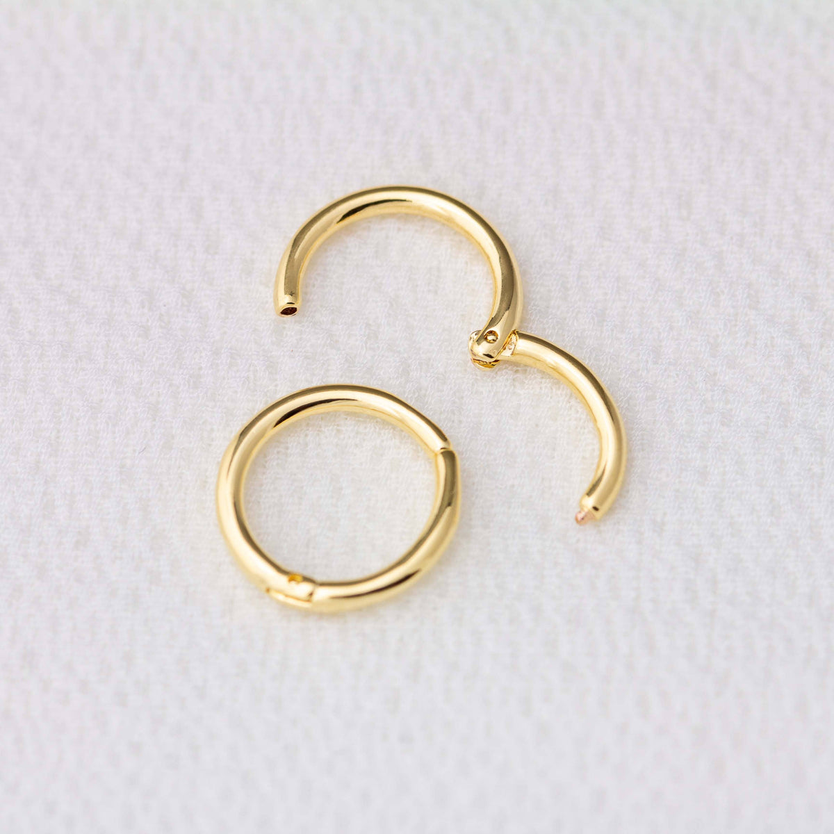 Mini Seamless Clicker Hoop Earrings: 11mm