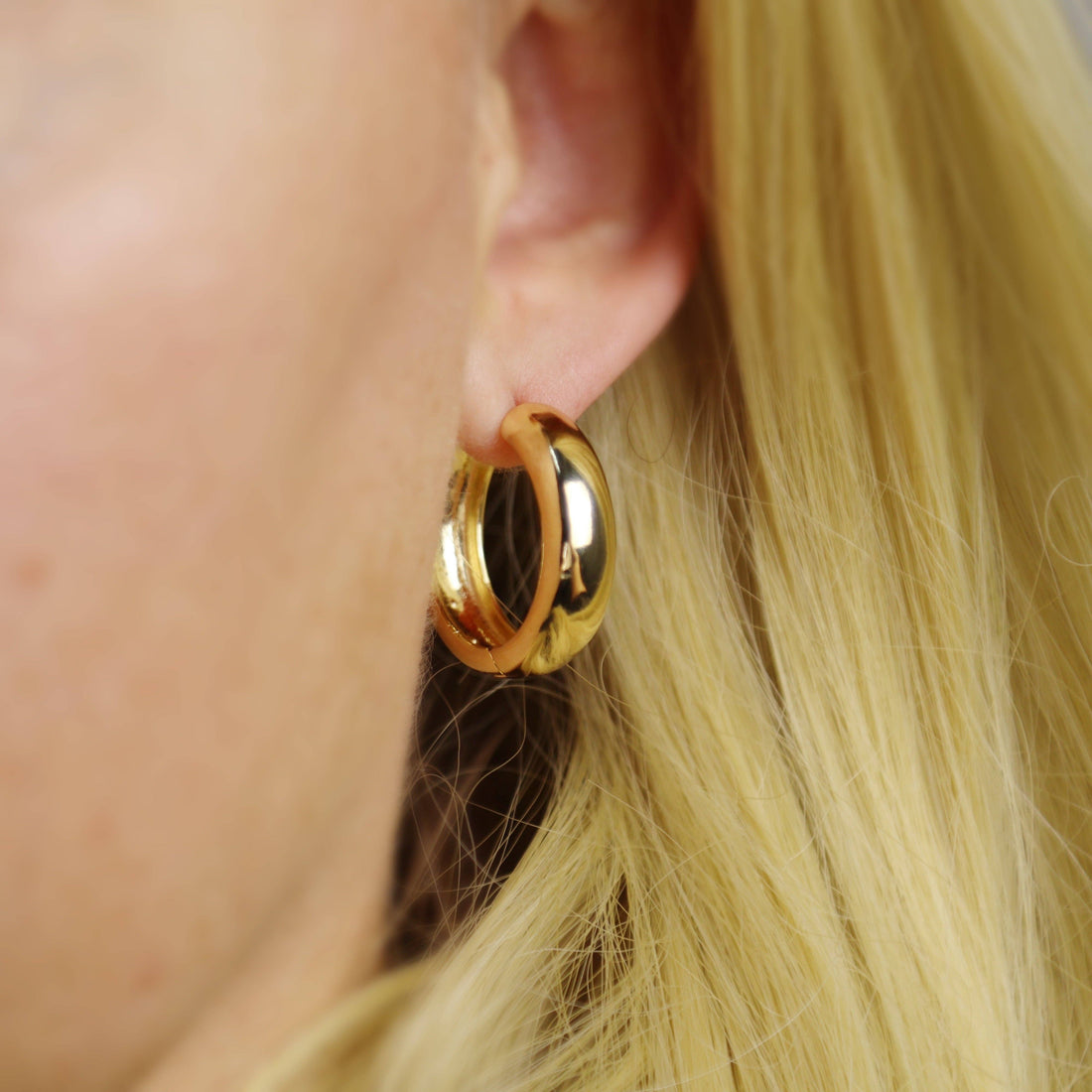 18k Gold Filled Chunky Hoop Earrings: 25mm