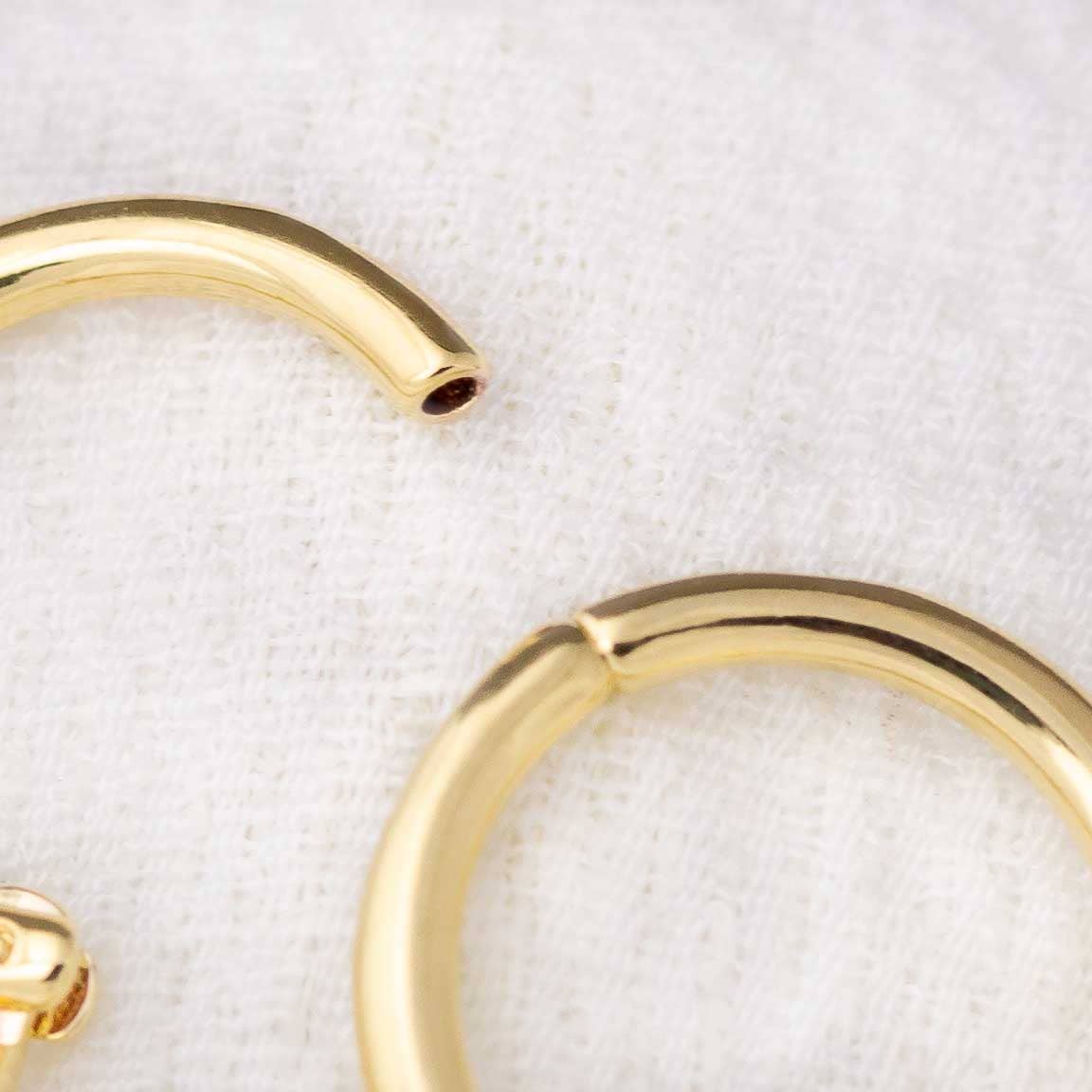 Mini Seamless Clicker Hoop Earrings: 11mm