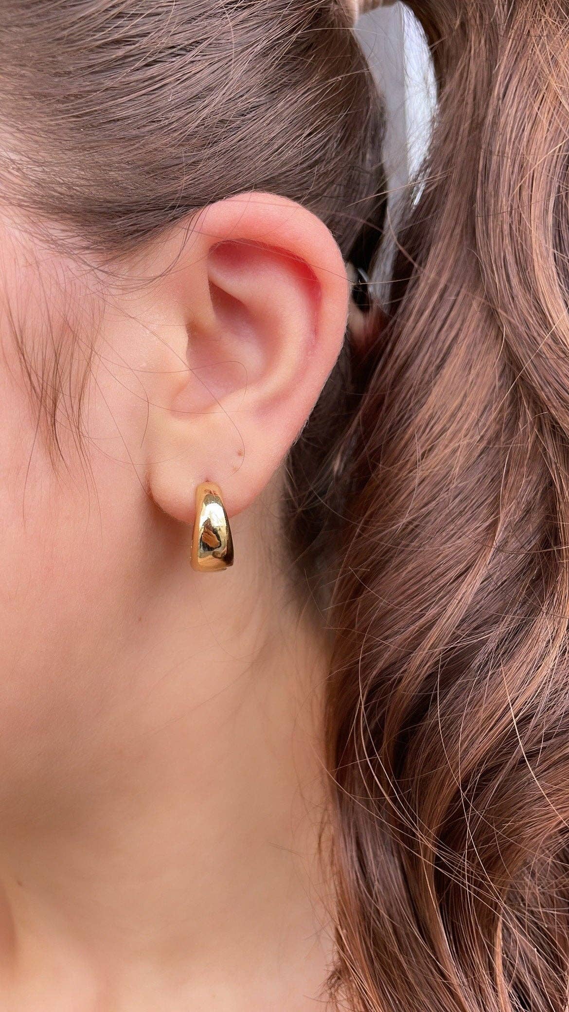 18k Gold Filled Smooth Tear Drop Hoop Earrings: 14mm
